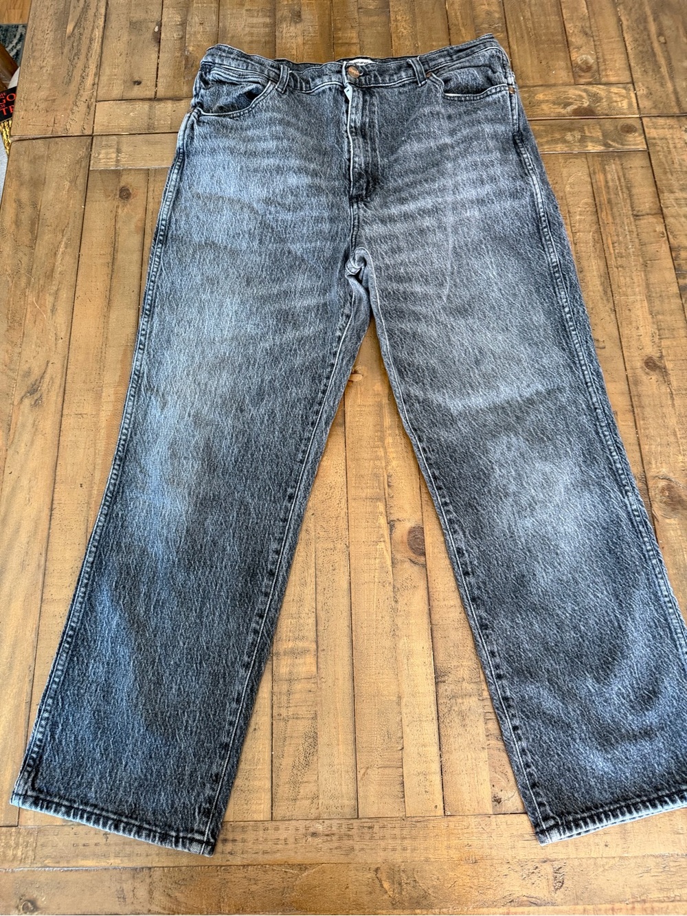 Wrangler Women’s Gray Stonewashed Relaxed Jeans